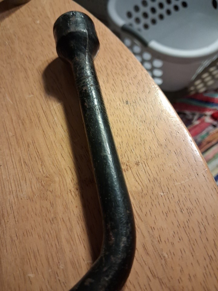 VTG ANTIQUE 1910s- 1930s Steel Lug Nut HAND CRANK WRENCH NO script For FORD OR?? VTG ANTIQUE 1910s- 1930s Steel Lug Nut HAND CRANK WRENCH NO script For FORD OR??