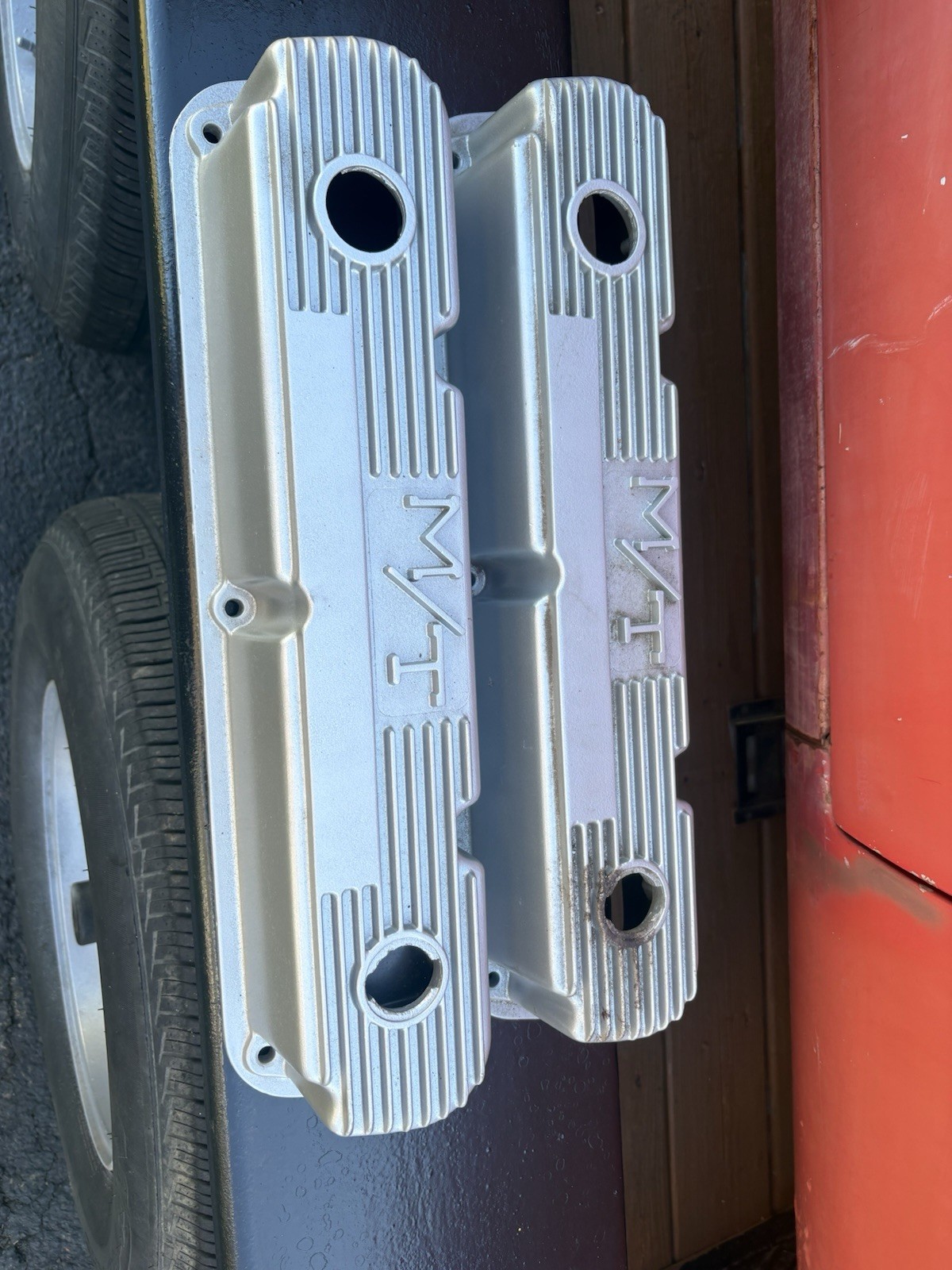 Mopar Mickey Thompson Valve Covers Mopar Mickey Thompson Valve Covers
