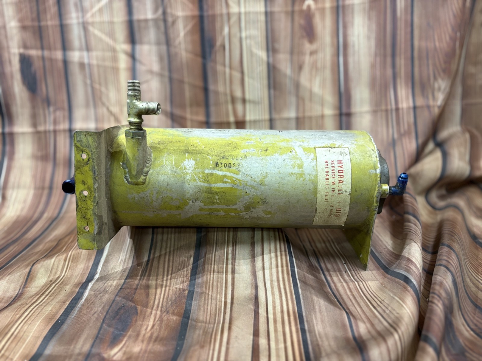630039-001 (Alt: 630037-901U) Piper Aerostar 601P Hydraulic Fluid Reservoir 630039-001 (Alt: 630037-901U) Piper Aerostar 601P Hydraulic Fluid Reservoir