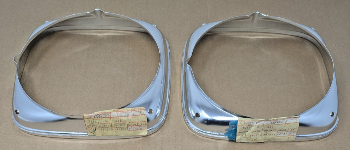 1974 1975 GM A-body Headlight Bezels Malibu Chevelle El Camino NOS 338509 NEW 1974 1975 GM A-body Headlight Bezels Malibu Chevelle El Camino NOS 338509 NEW