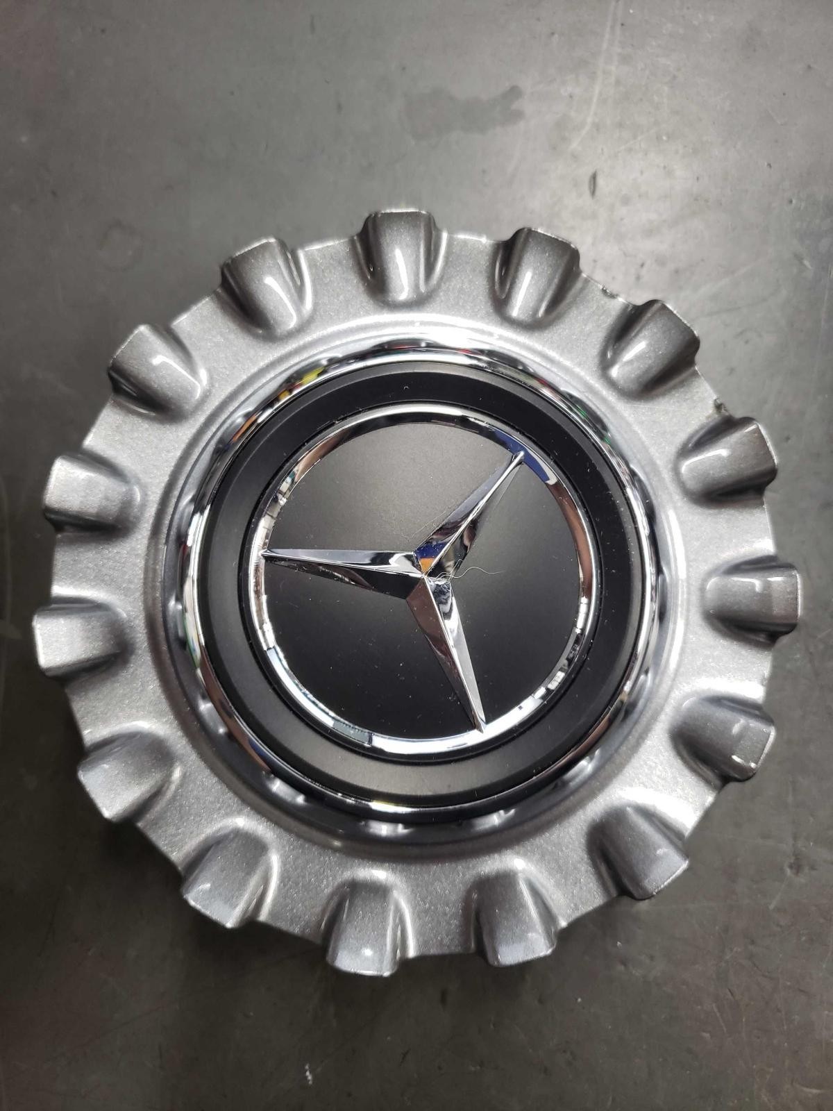 19 20 21 MERCEDES GT63 290 Type (4 Dr), 4 Piece Center Caps ID A0004006900