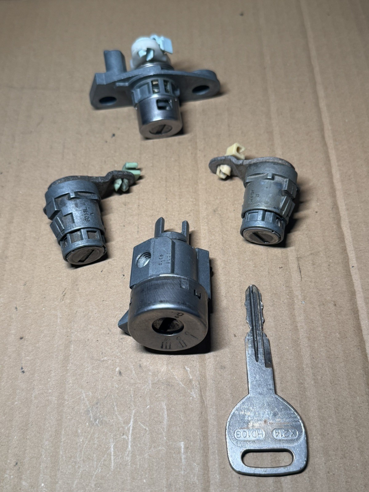 1996 1997 1998 1999 2000 Honda Civic EK ignition doors trunk Lock Set key 4 door 1996 1997 1998 1999 2000 Honda Civic EK ignition doors trunk Lock Set key 4 door
