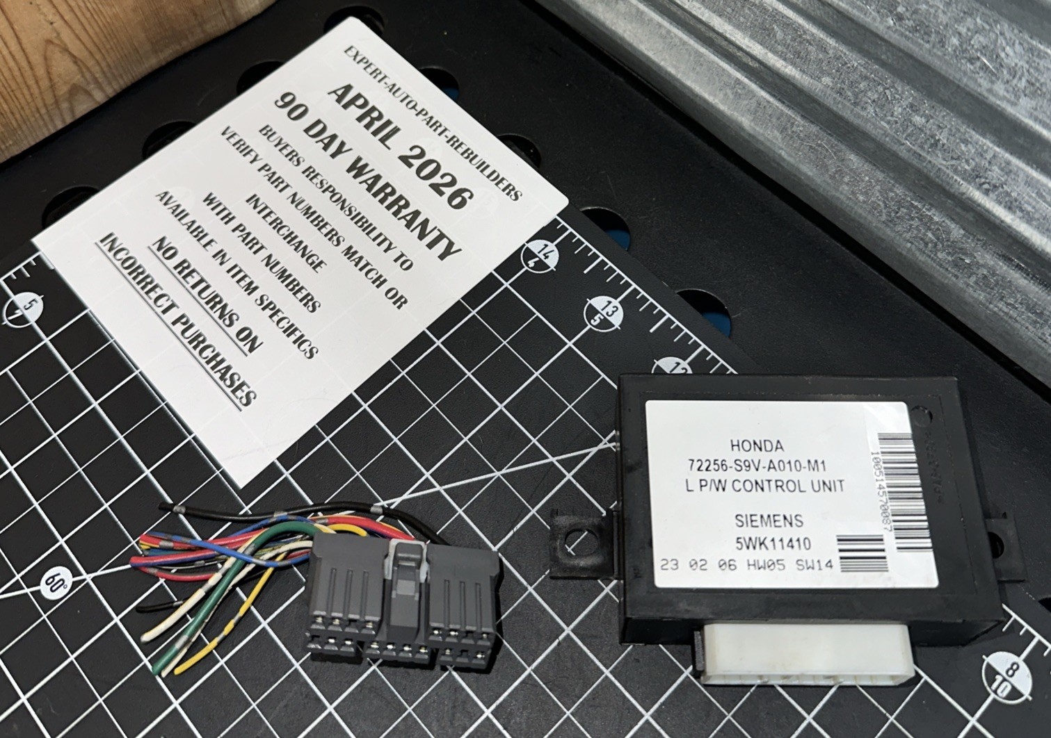 2003 2008 Honda Pilot Power Window Door Control Module Relay 72256-S9V-A010-M1 2003 2008 Honda Pilot Power Window Door Control Module Relay 72256-S9V-A010-M1