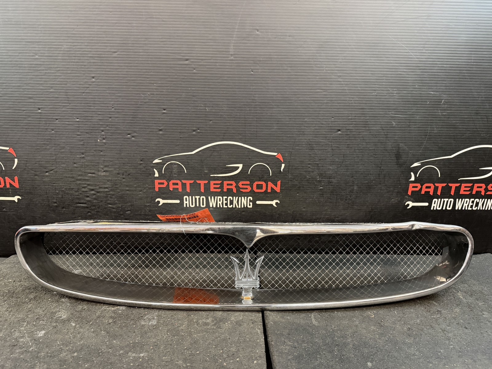 2004 MASERATI COUPE GT FRONT BUMPER CHROME GRILL GRILLE (DAMAGED) 2004 MASERATI COUPE GT FRONT BUMPER CHROME GRILL GRILLE (DAMAGED)
