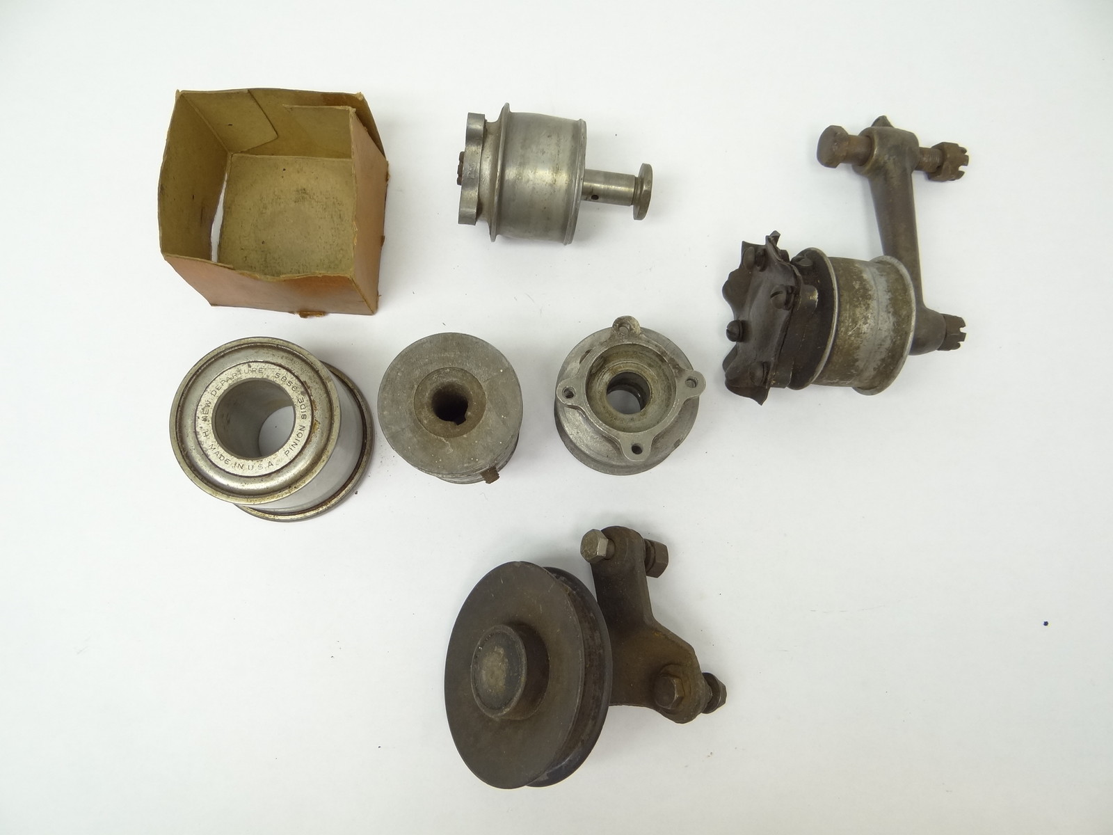 Vintage Used Metal New Departure 5856 Unbranded Pinion Engine Pulleys Car Parts Vintage Used Metal New Departure 5856 Unbranded Pinion Engine Pulleys Car Parts