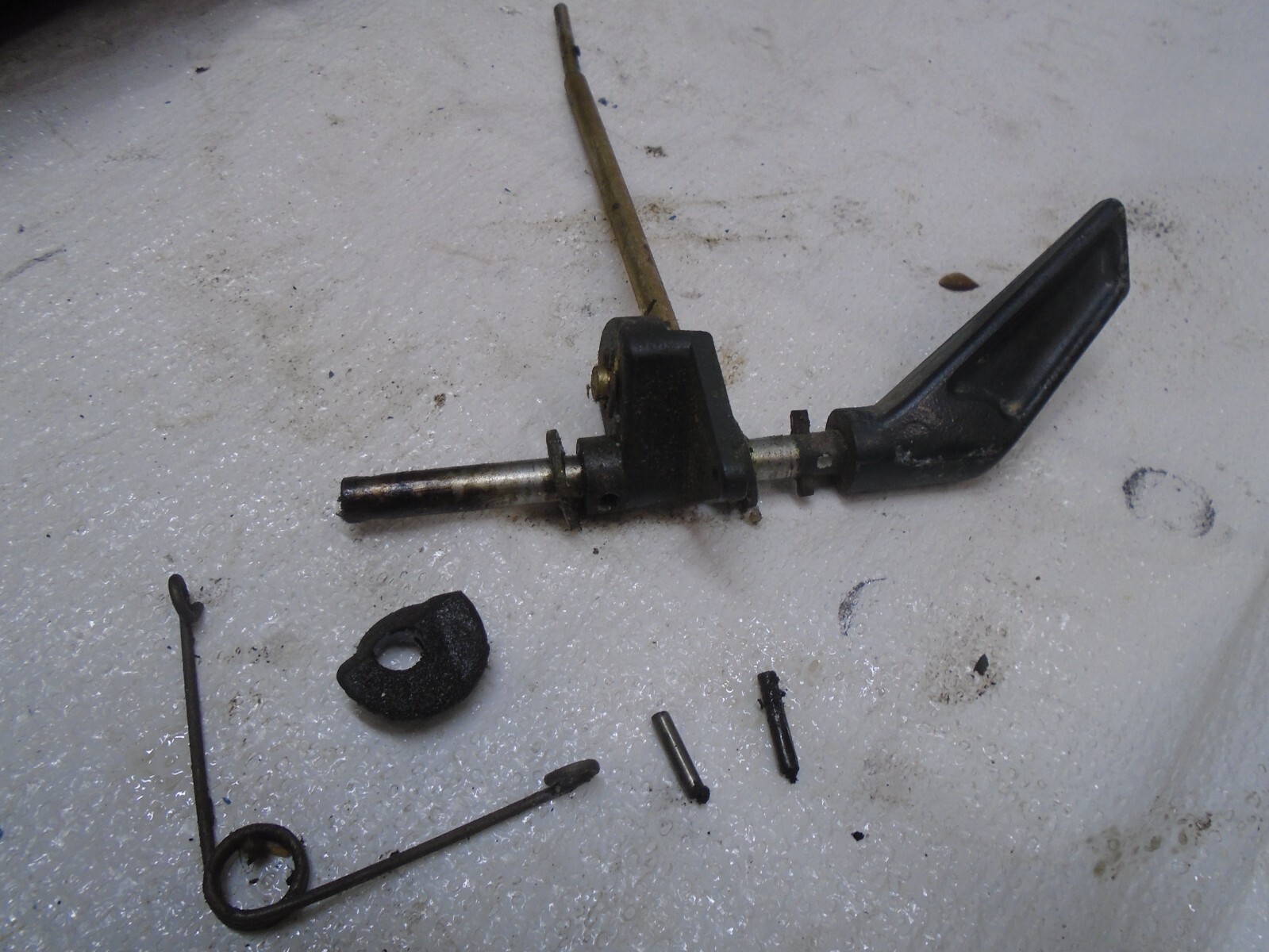 1971 GAMEFISHER 7HP 217-59440 SHIFT CONTROL LINKAGE ESKA OUTBOARD MOTOR