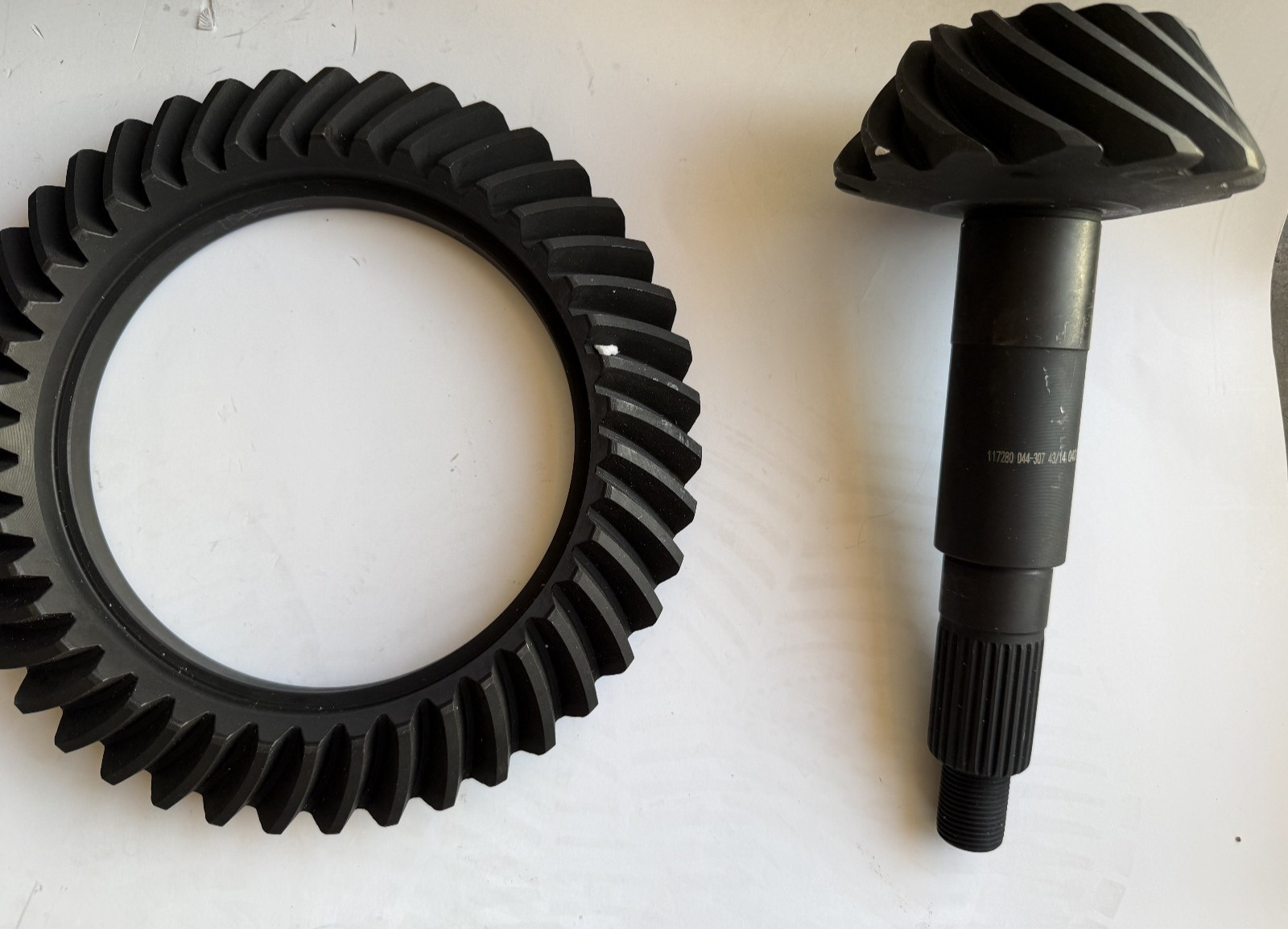Motive Gear D44-307 Ring & Pinion Set Dana 44 3.07 Ratio 43-14 26 Spline NEW Motive Gear D44-307 Ring & Pinion Set Dana 44 3.07 Ratio 43-14 26 Spline NEW