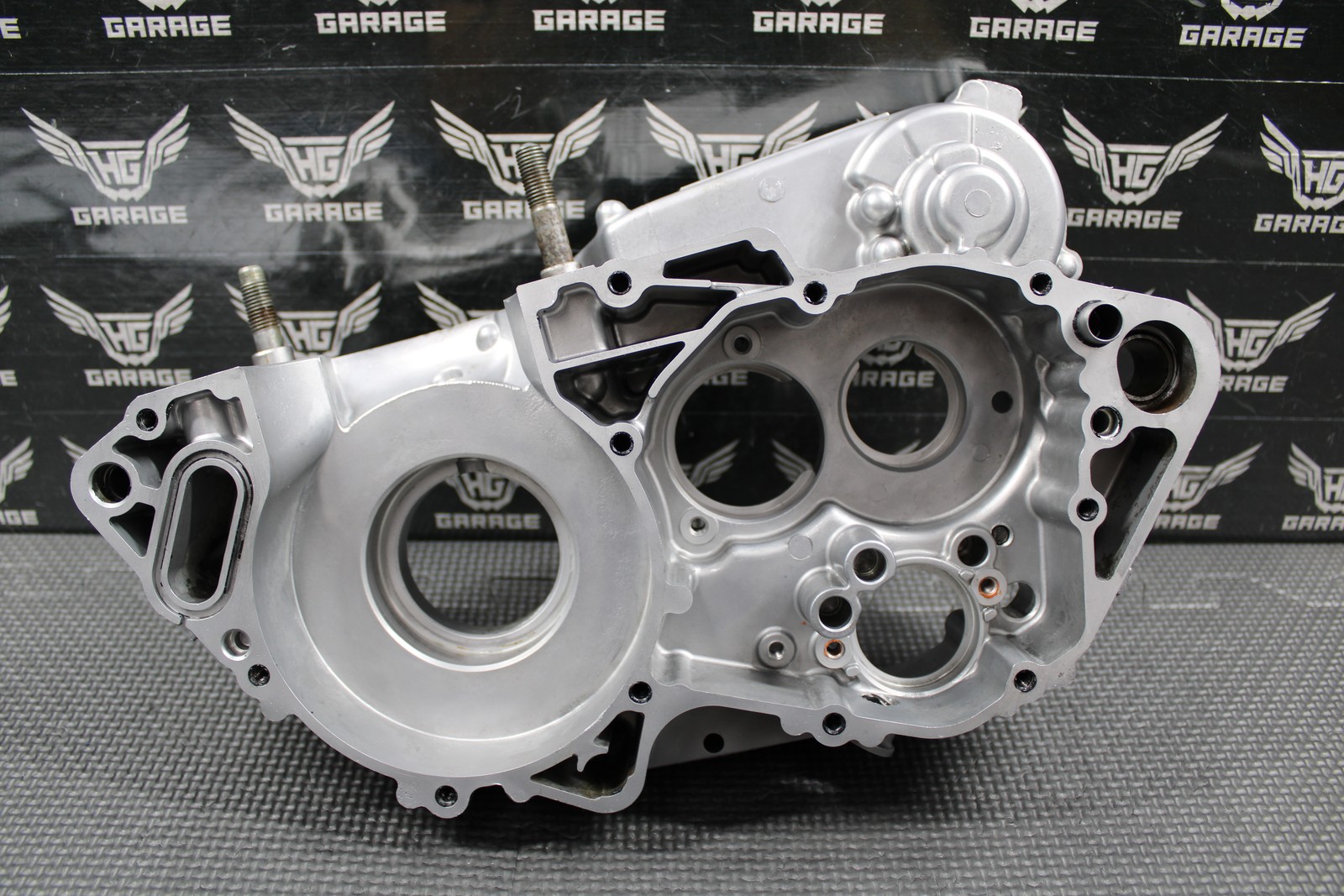 1999 99-01 YAMAHA YZ250 OEM RIGHT ENGINE CRANKCASE CRANK CASE 5CU-15121-01 NICE 1999 99-01 YAMAHA YZ250 OEM RIGHT ENGINE CRANKCASE CRANK CASE 5CU-15121-01 NICE