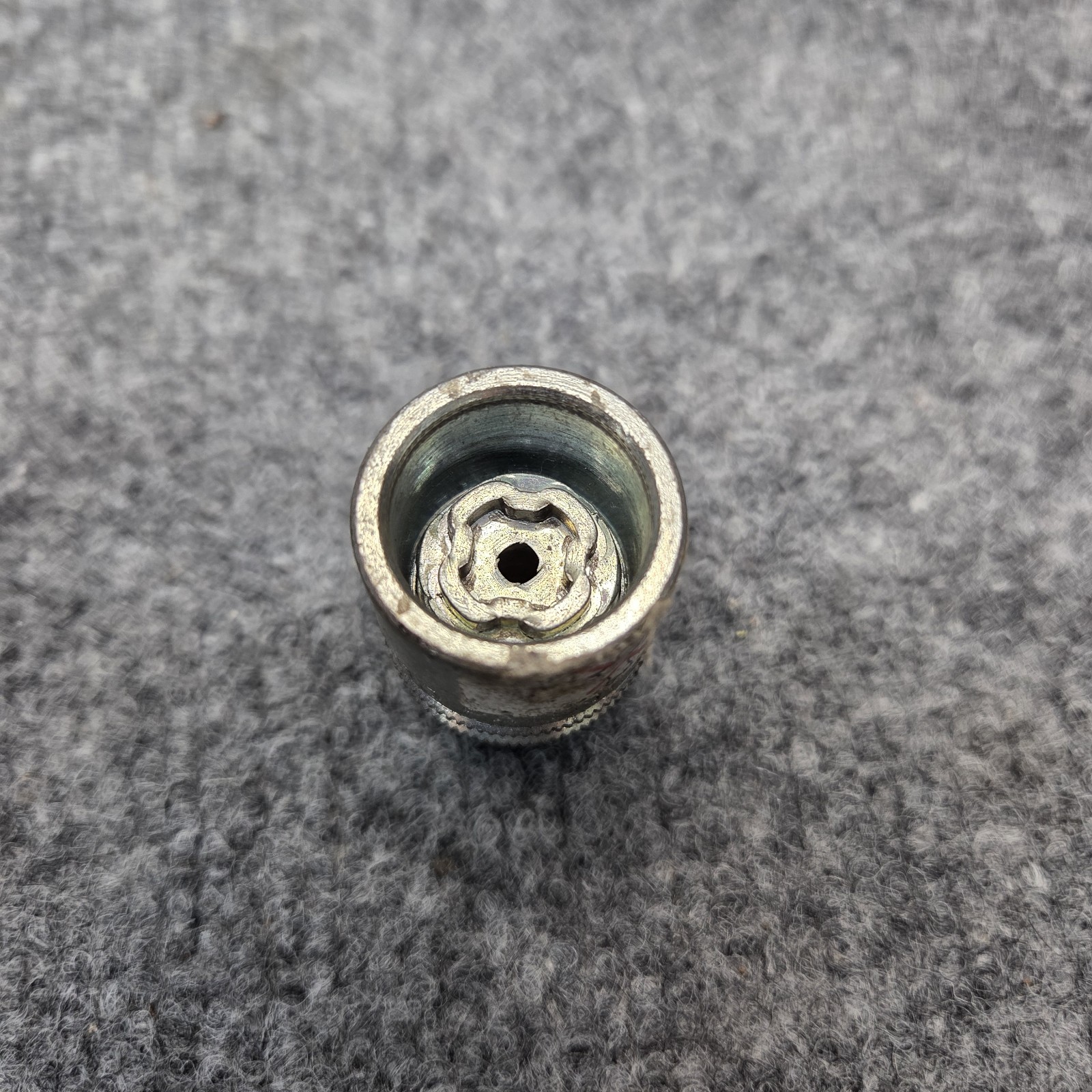 Honda Acura Wheel Lock Key Only Genuine McGard Patent No 4664000 Honda Acura Wheel Lock Key Only Genuine McGard Patent No 4664000