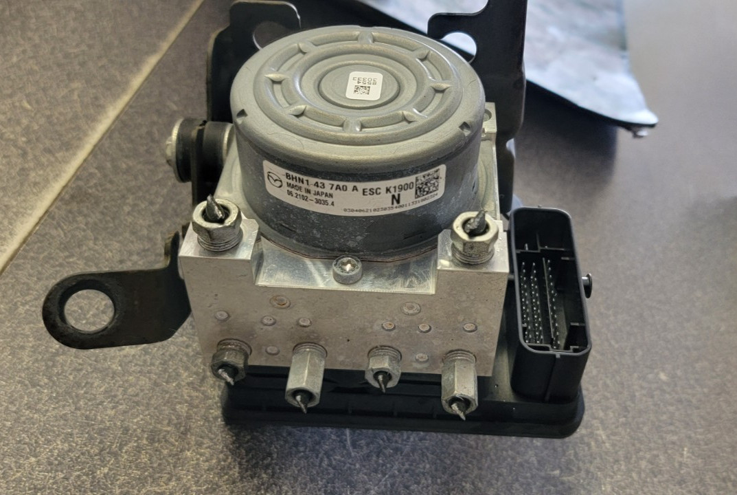 2014-2016 Mazda 3 ABS Anti-Lock Brake Pump Module Assembly OEM