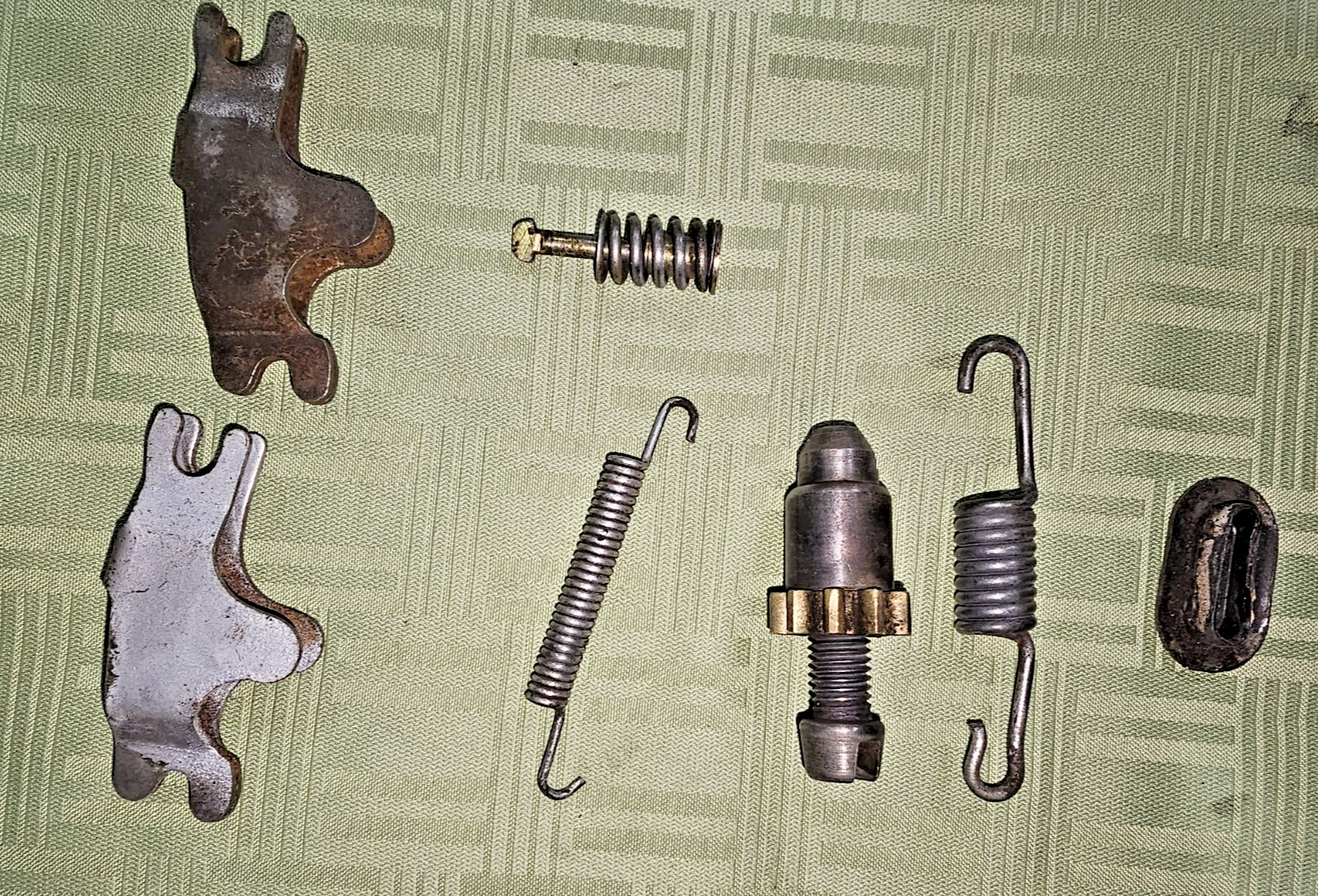 Alfa Romeo Spider Hand Brake Shoe Assembly Parts                              b3