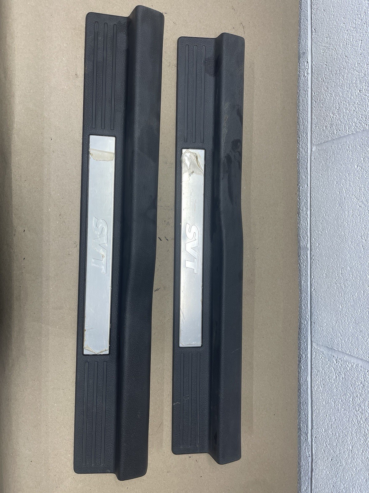 07-09 FORD MUSTANG SHELBY GT500 SVT DOOR SILL SCUFF PLATE TRIM SET PAIR 07-09 FORD MUSTANG SHELBY GT500 SVT DOOR SILL SCUFF PLATE TRIM SET PAIR
