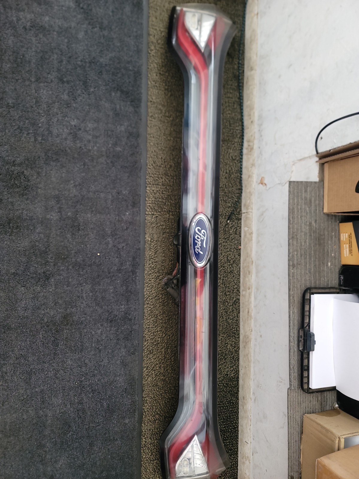 15-18 FORD EDGE CENTER TAILGATE TRUNK BAR LIGHT LED BRAKE LAMP PANEL CAMERA OEM 15-18 FORD EDGE CENTER TAILGATE TRUNK BAR LIGHT LED BRAKE LAMP PANEL CAMERA OEM