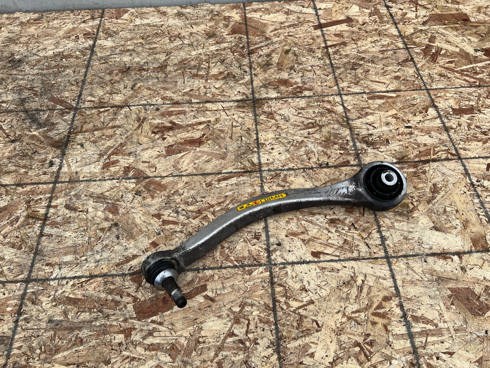 FRONT RIGHT LOWER CONTROL ARM 31122284976 BMW F10 F12 M5 M6 (2012-2016) OEM FRONT RIGHT LOWER CONTROL ARM 31122284976 BMW F10 F12 M5 M6 (2012-2016) OEM