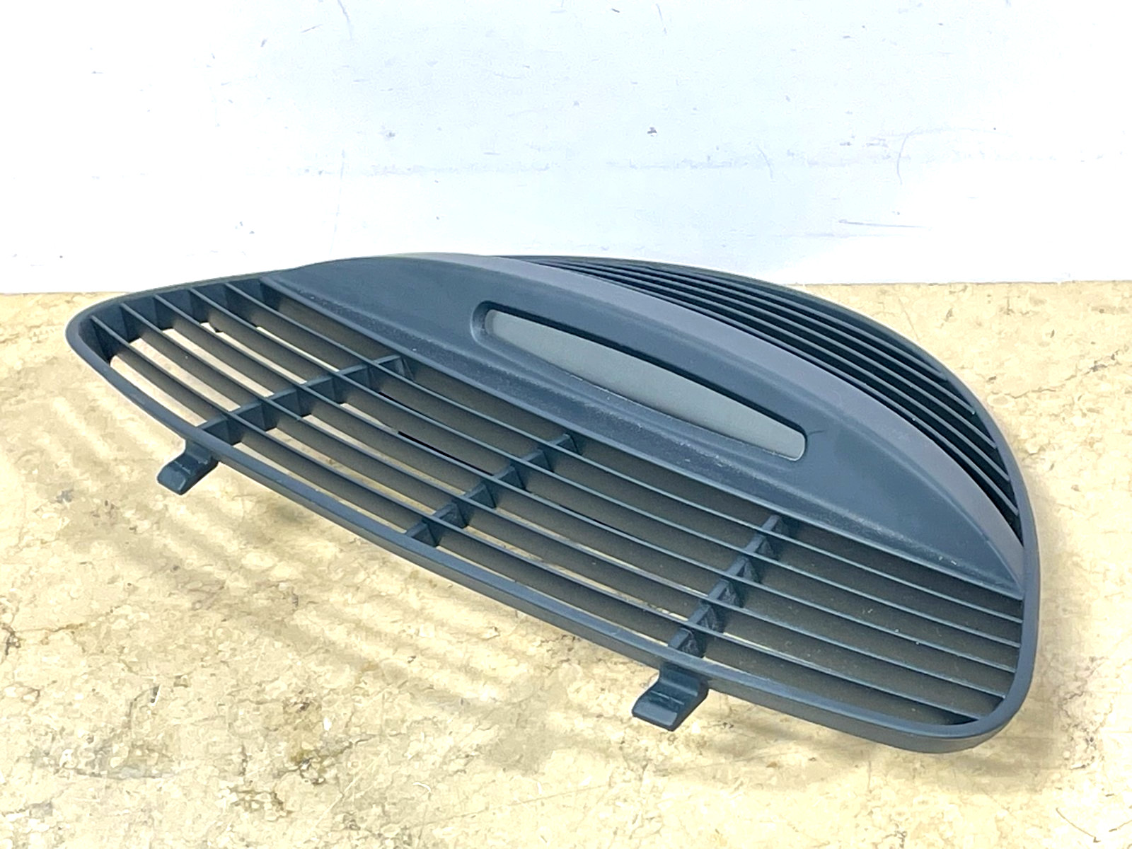03-12 Mercedes SL500 R230 Parktronic Warning Display Buzzer Dash Trim Grille