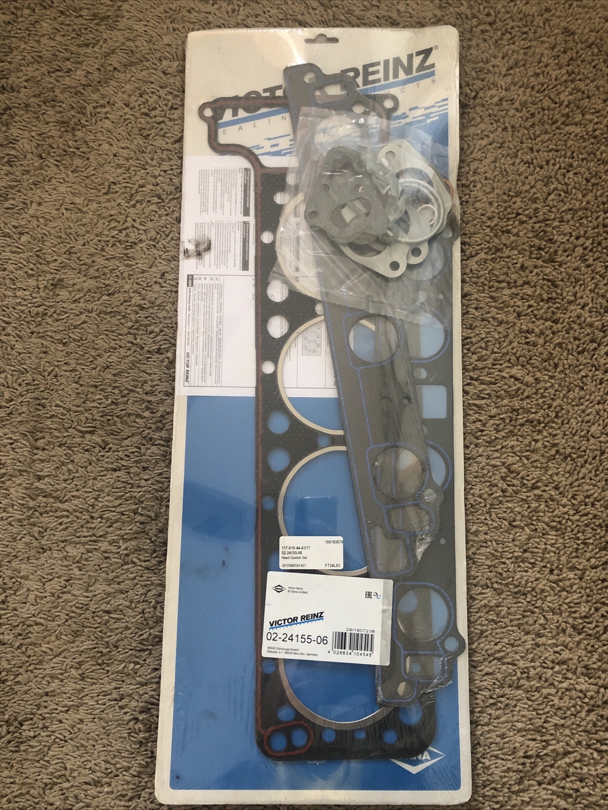 Engine Cylinder Head Gasket Set Right VICTOR REINZ 02-24155-06 Engine Cylinder Head Gasket Set Right VICTOR REINZ 02-24155-06