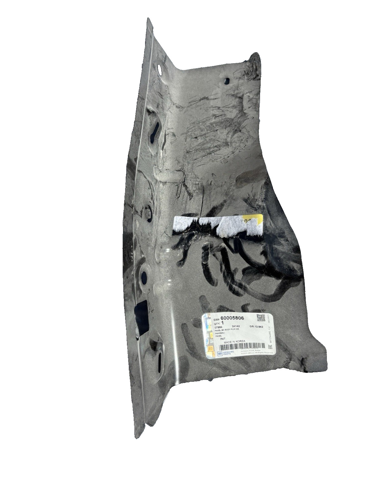 NEW OEM 2021-26 Chevrolet Trailblazer Rear Passenger Side Panel Pillar 60005806