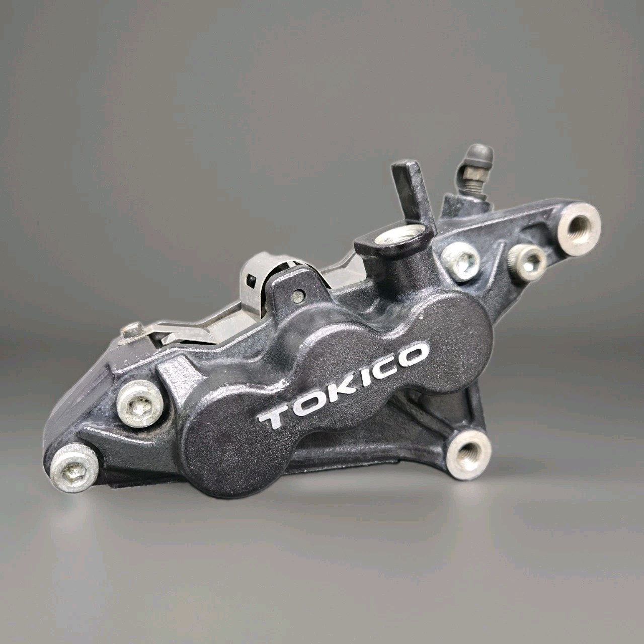 1999-2007 Suzuki Hayabusa GSX1300R OEM Front Right Brake Caliper 59100-33E11-999 1999-2007 Suzuki Hayabusa GSX1300R OEM Front Right Brake Caliper 59100-33E11-999