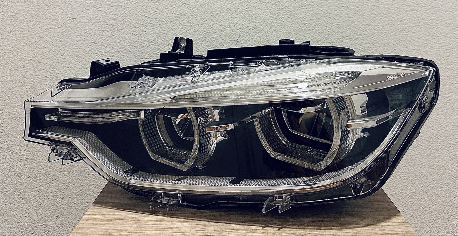 2015-2019 BMW 3 Series F30 NON-AFS LED Left Side Headlight 63117419629 OEM 2015-2019 BMW 3 Series F30 NON-AFS LED Left Side Headlight 63117419629 OEM