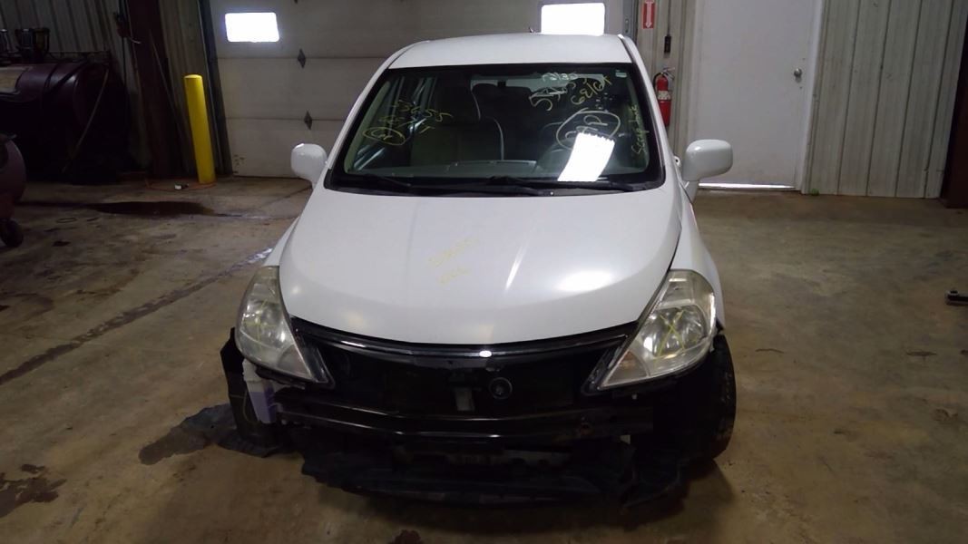 (LOCAL PICKUP ONLY) Hood Hatchback Fits 07-12 VERSA 3952465