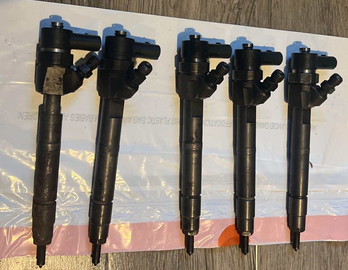 SET OF 5 T1N 2004-2006 Sprinter Fuel Injector Set Used Om647 READ SET OF 5 T1N 2004-2006 Sprinter Fuel Injector Set Used Om647 READ