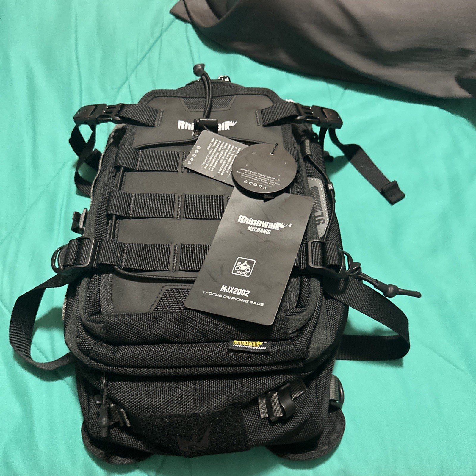 Rhinowalk Motorcycle Tank Bag 9L Versatile Backpack With 1.5L Water Bag MOLLE Rhinowalk Motorcycle Tank Bag 9L Versatile Backpack With 1.5L Water Bag MOLLE