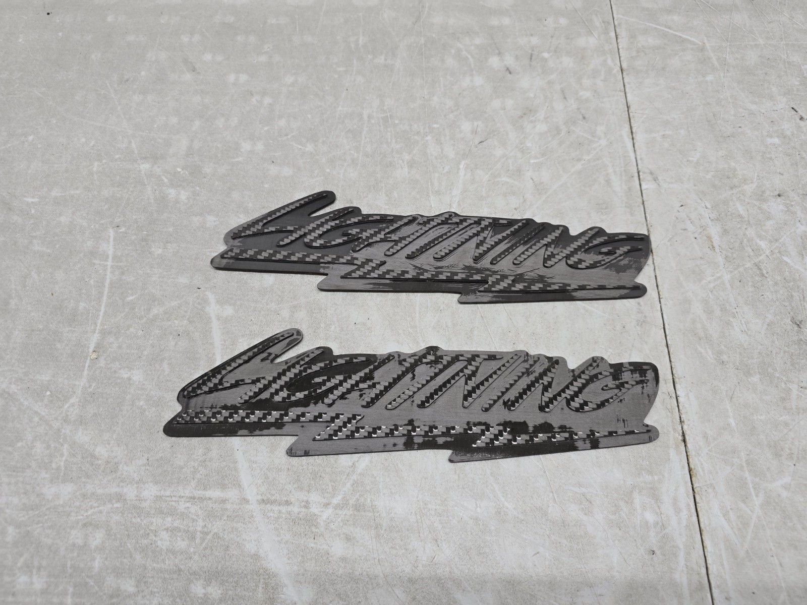 1999-2004 Ford SVT Lightning Carbon Fiber Fender Emblems LH RH SVT F150 Emblems 1999-2004 Ford SVT Lightning Carbon Fiber Fender Emblems LH RH SVT F150 Emblems