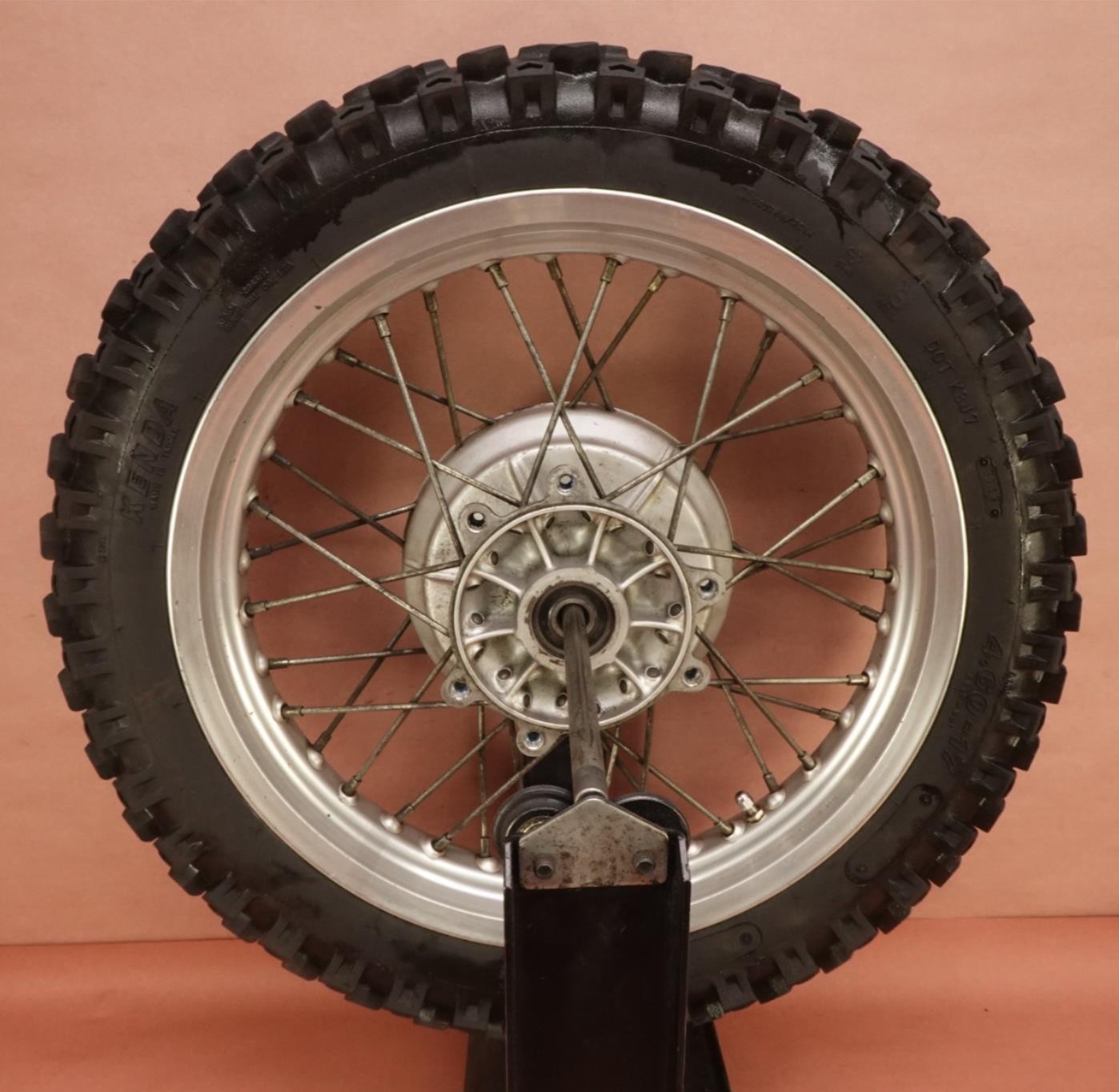 92-95 1994 DR650SE DR650 OEM Rear KENDA Tire Rim Wheel 4.60-17