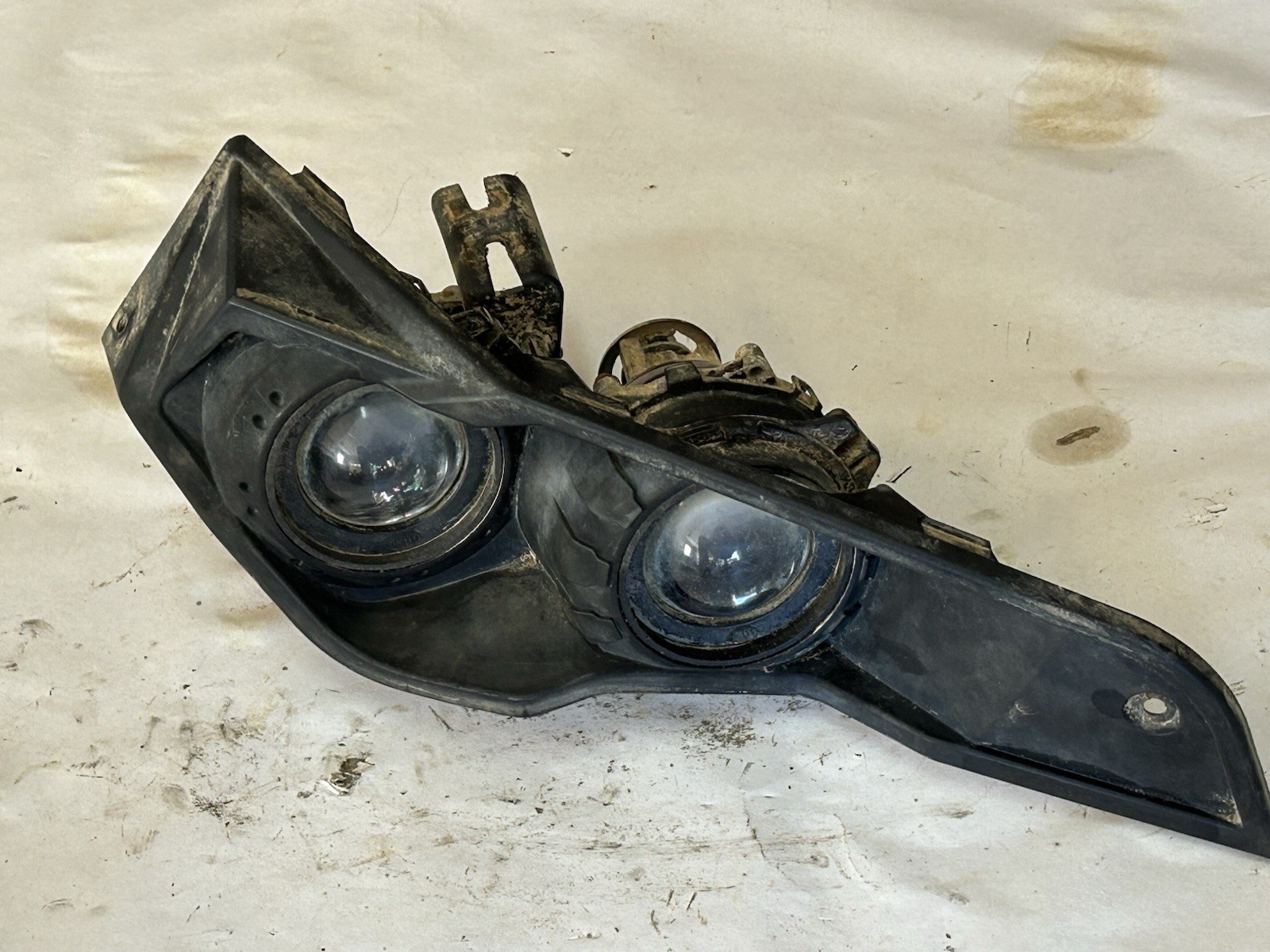 2013 Can Am Maverick 1000 OEM Front Right F.R Headlight Lamp 710006176 2013 Can Am Maverick 1000 OEM Front Right F.R Headlight Lamp 710006176