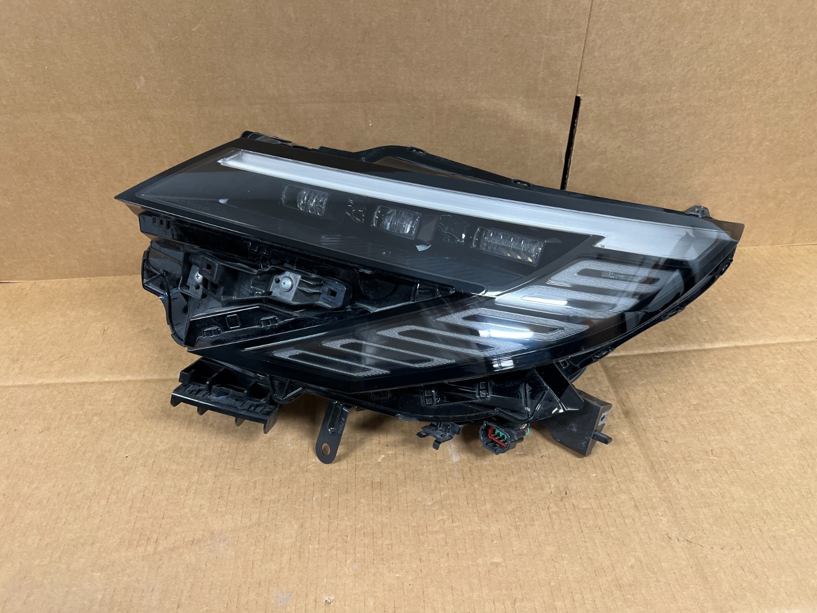 OEM 2026 2027 NISSAN LEAF LED HEADLIGHT LEFT SIDE LH NICE OEM 2026 2027 NISSAN LEAF LED HEADLIGHT LEFT SIDE LH NICE