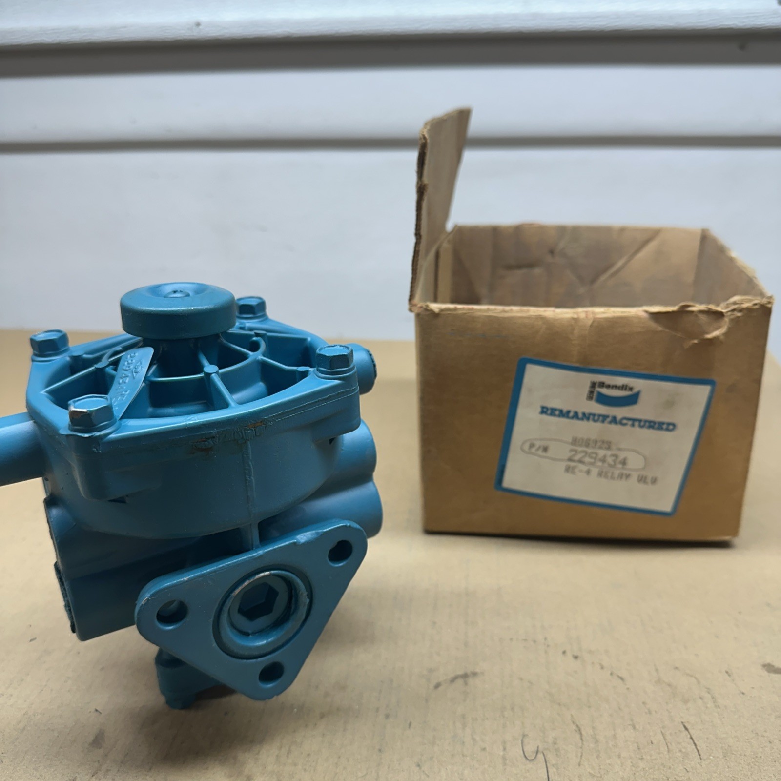 REMAN- NOS **Bendix Relay Emergency Valve 229434** REMAN- NOS **Bendix Relay Emergency Valve 229434**