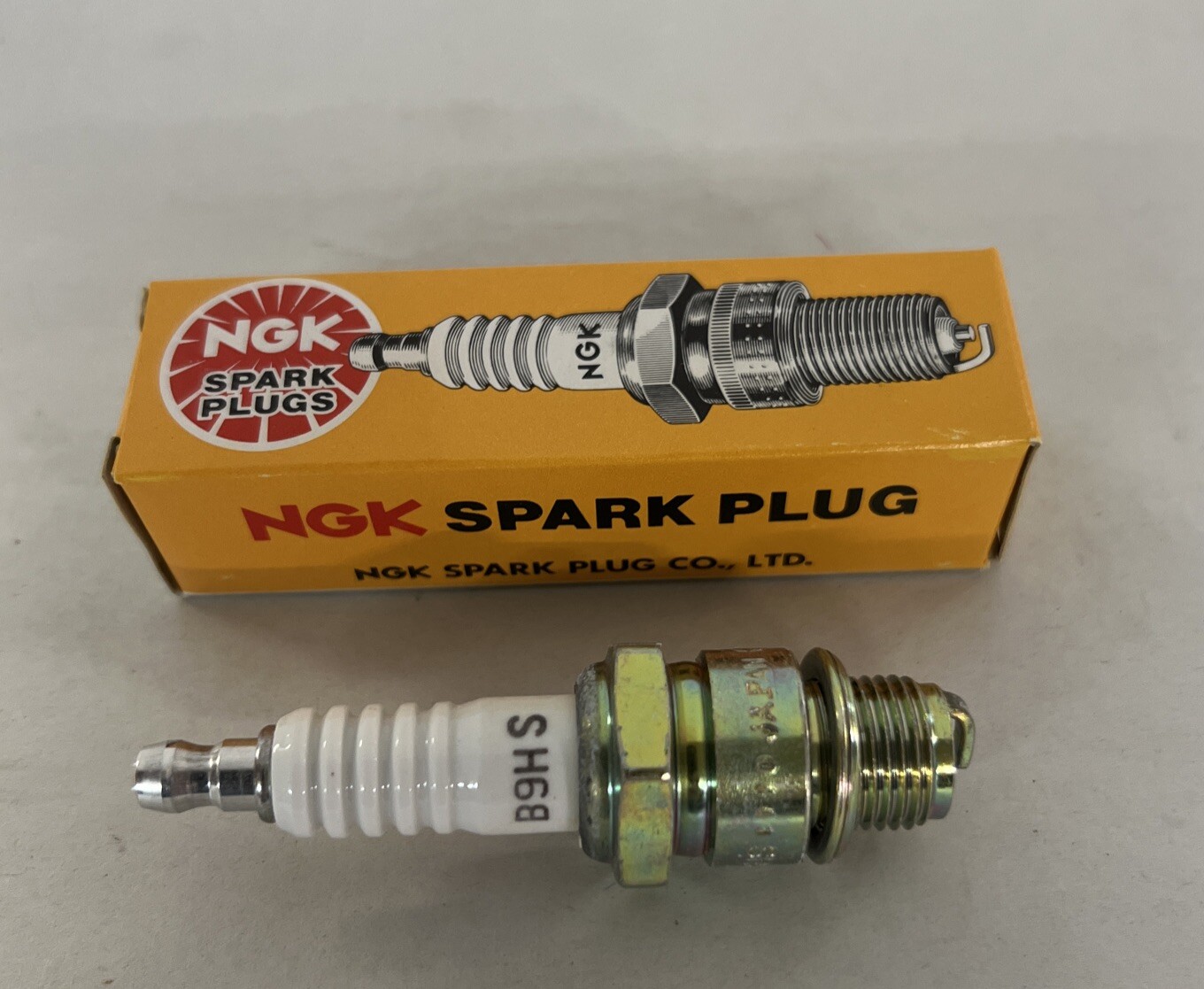 68-70 Kawasaki F4 Sidewinder Yamaha Ski-Doo Standard Spark Plug B9HS QTY4