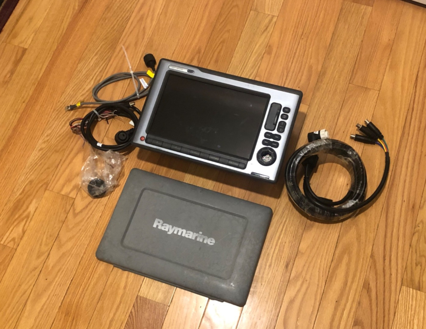 Raymarine E120W E62223 12\ Raymarine E120W E62223 12\