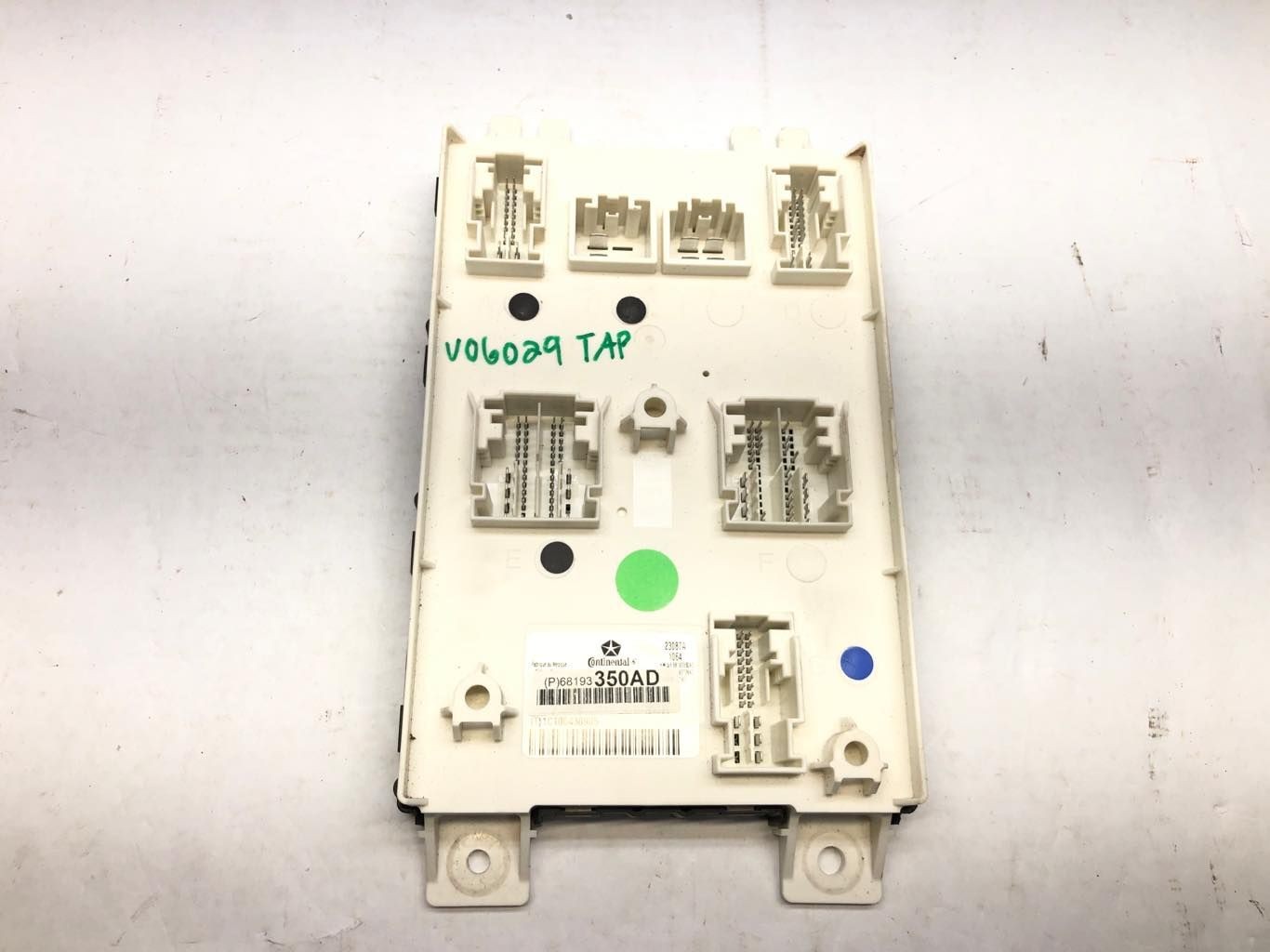 2014 Jeep Grand Cherokee Dodge Durango Body Control Module BCM OEM 68193350AD