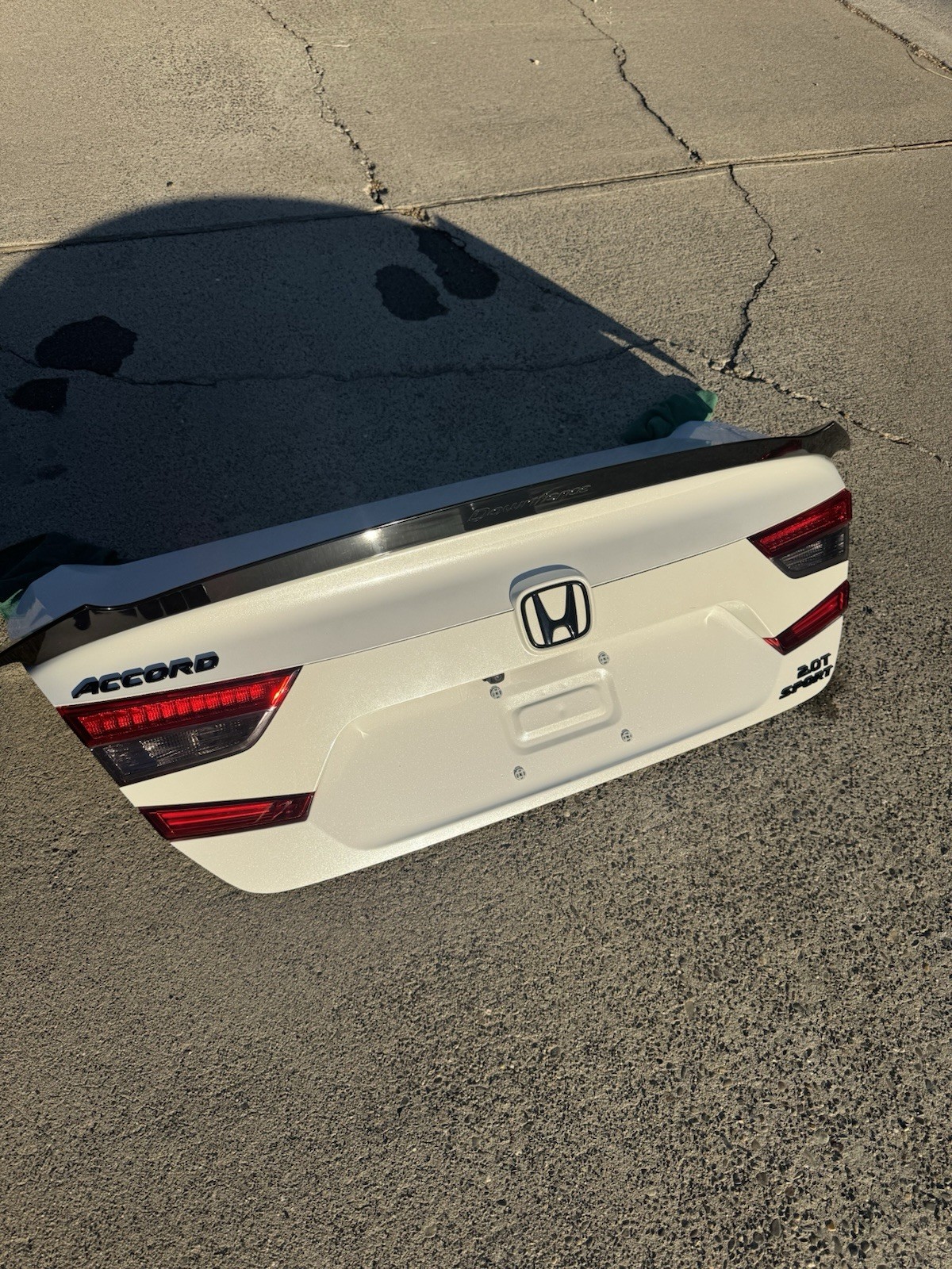 Honda Accord 2.0T Sport Trunk Lidwith Spoiler Honda Accord 2.0T Sport Trunk Lidwith Spoiler
