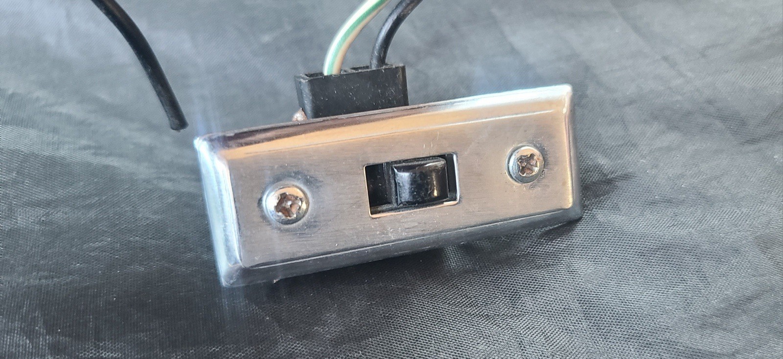1967 1968 Cadillac Fleetwood Eldorado Rear Bench Seat Courtesy Light Switch 1967 1968 Cadillac Fleetwood Eldorado Rear Bench Seat Courtesy Light Switch