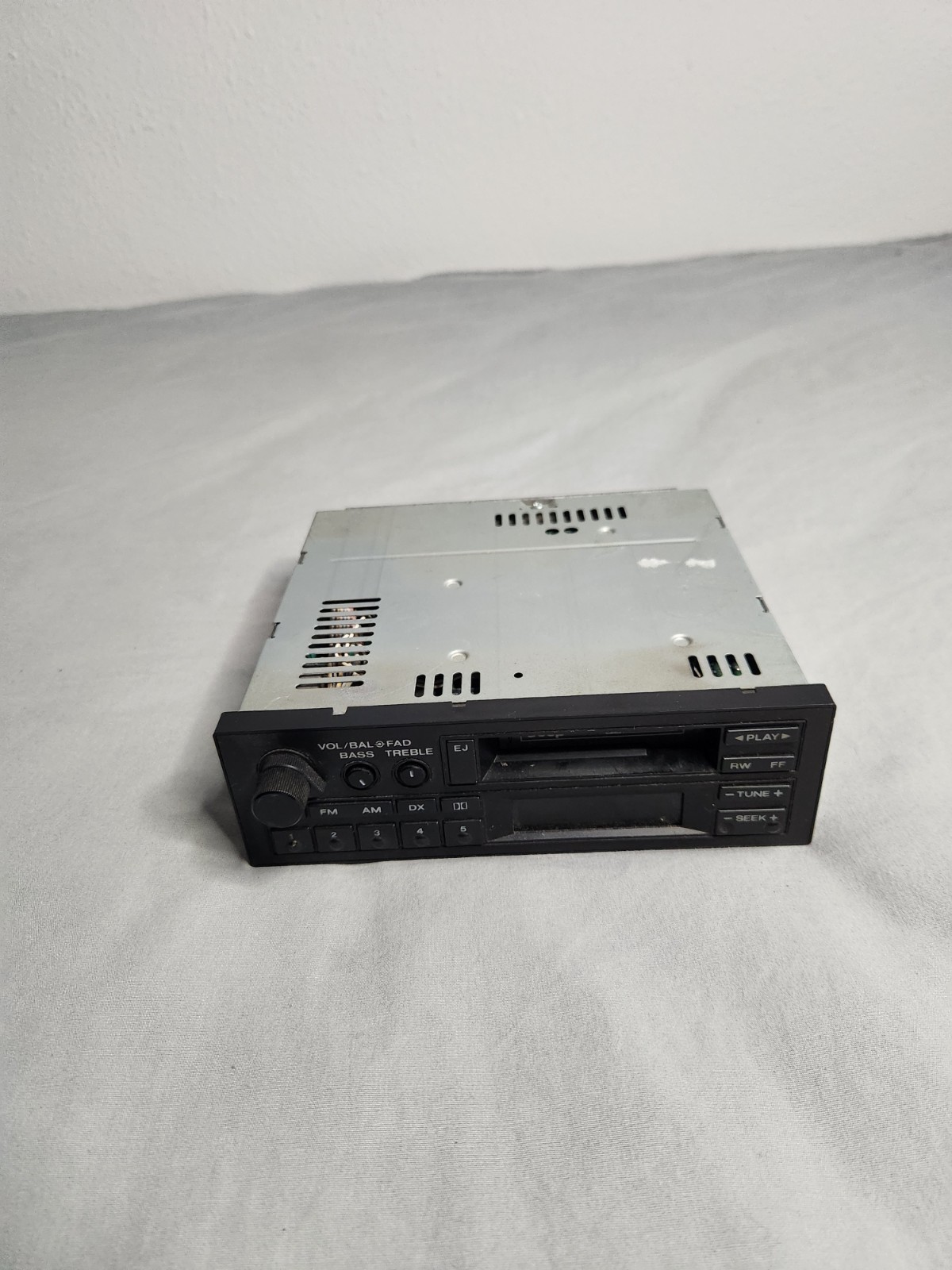 Vintage Jeep Wrangler 87-95 YJ AM/FM Radio Cassette Player OEM 56002550 Tested Vintage Jeep Wrangler 87-95 YJ AM/FM Radio Cassette Player OEM 56002550 Tested