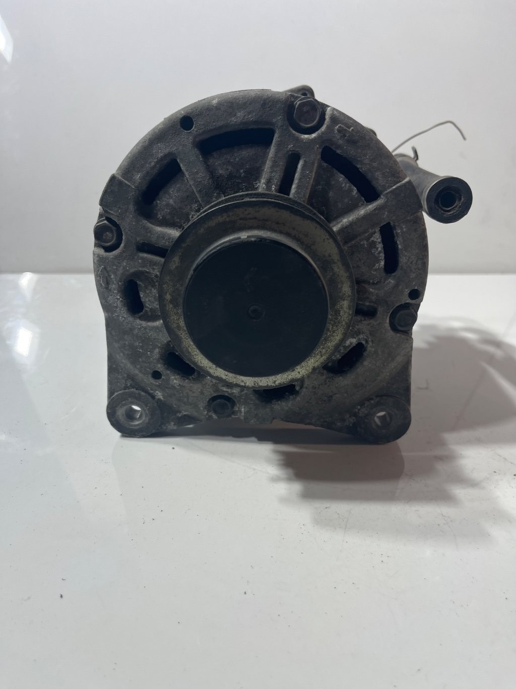 13-18 Audi A8 D4 Water Cooled Alternator Generator Pump 079903015Q Oem 13-18 Audi A8 D4 Water Cooled Alternator Generator Pump 079903015Q Oem
