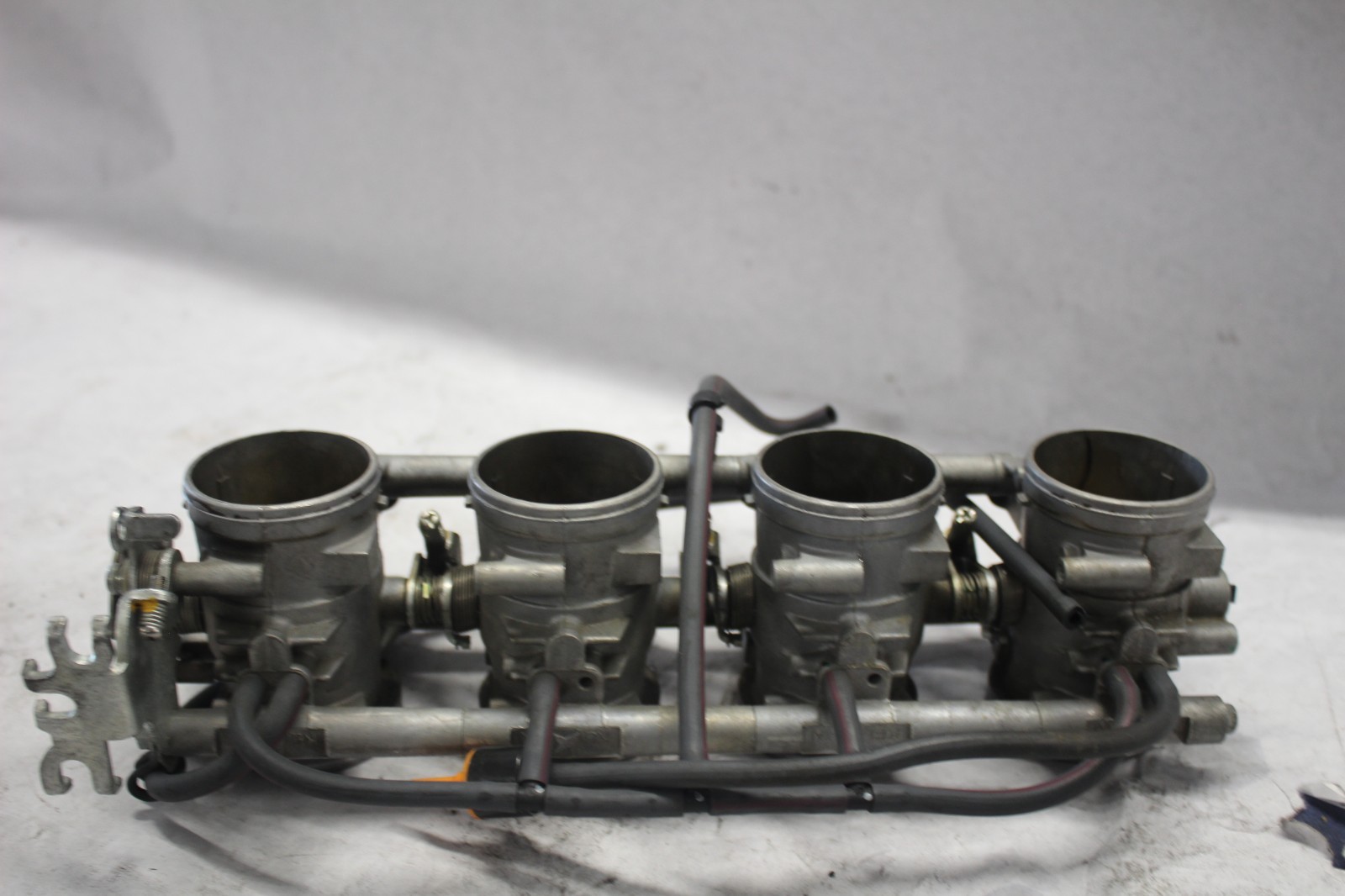 CARBURETOR THROTTLEBODY 13401 13402 13403 13404-24FJO 2005 SUZUKI HAYABUSA GSX13