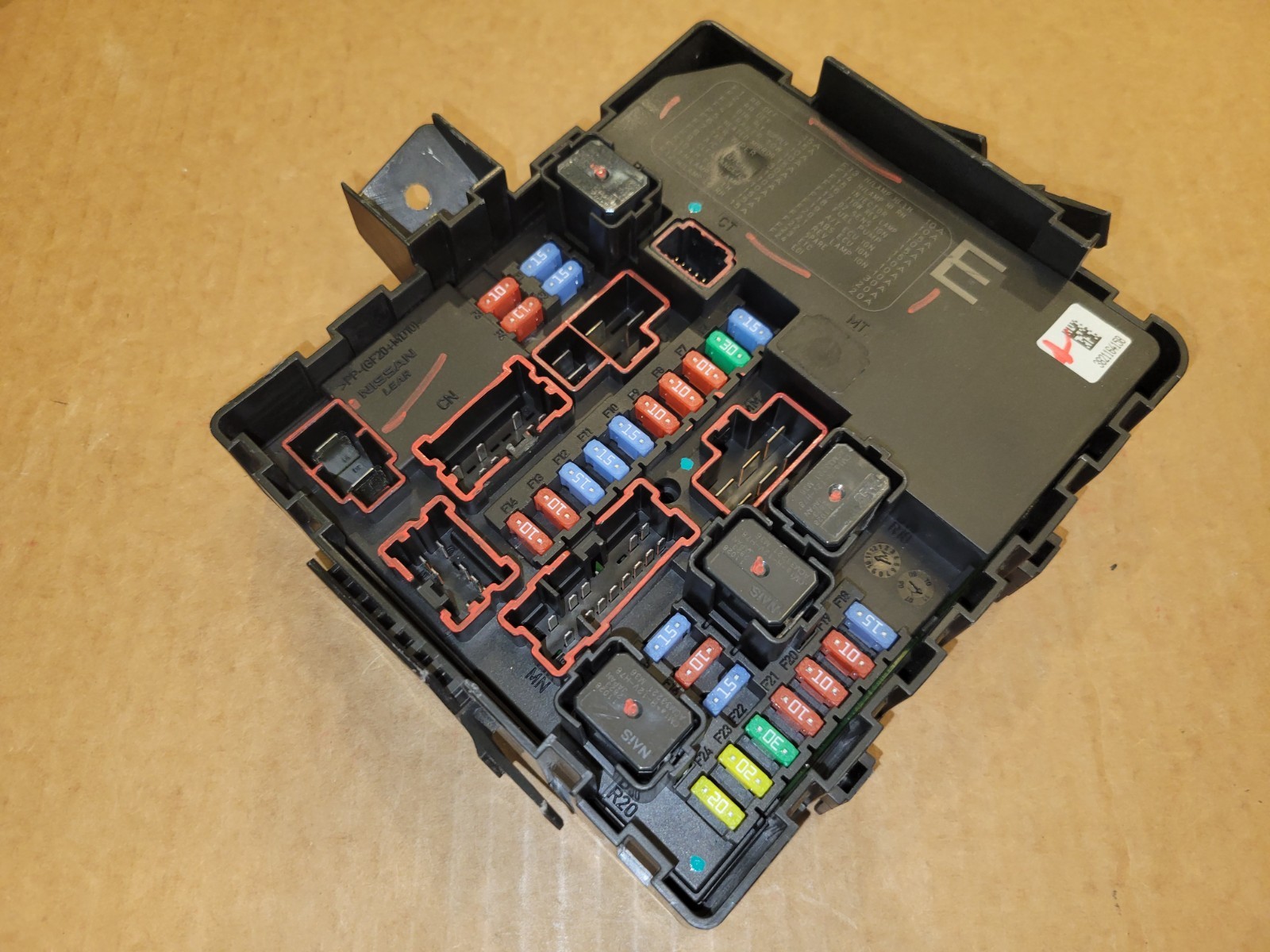 10-15 NISSAN ARMADA TITAN XTERRA PATHFINDER IPDM CONTROLLER ENGINE FUSE BOX