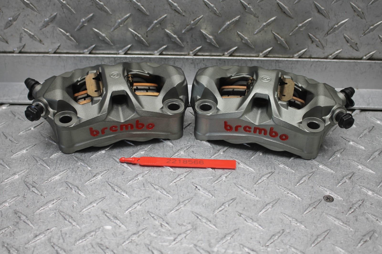 2026 YAMAHA YZF R9 BREMBO FRONT BRAKE CALIPERS PAIR BMM-2580T-00-00 2026 YAMAHA YZF R9 BREMBO FRONT BRAKE CALIPERS PAIR BMM-2580T-00-00