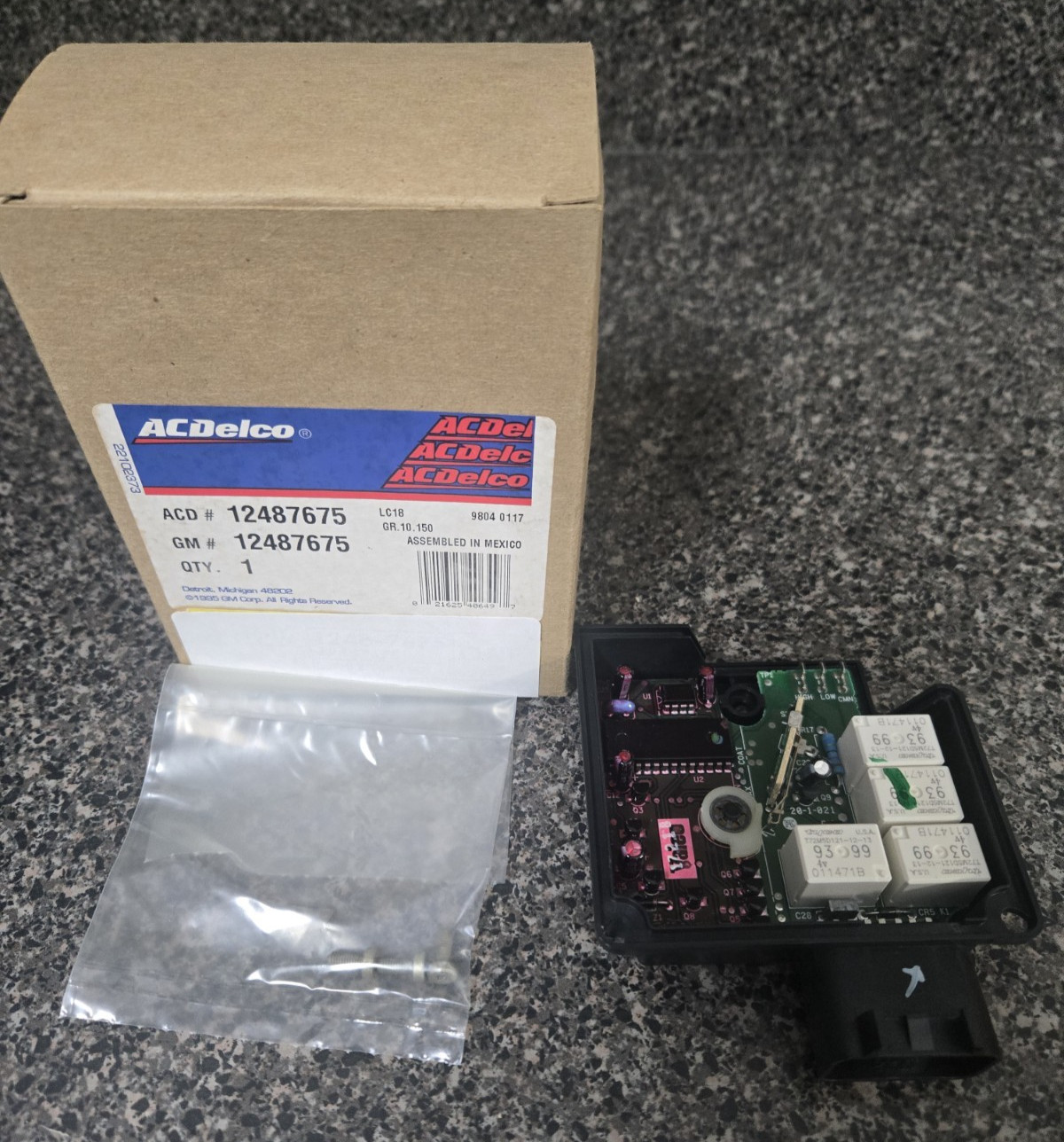GM 12487675 NOS GM AC Delco Windshield Wiper Motor Pulse Board Cover GM 12487675 NOS GM AC Delco Windshield Wiper Motor Pulse Board Cover