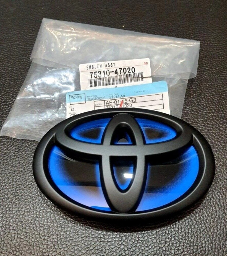 10-17 Toyota Prius  Front Grille Emblem Matte Black Blue Hybrid Badge 7531047010