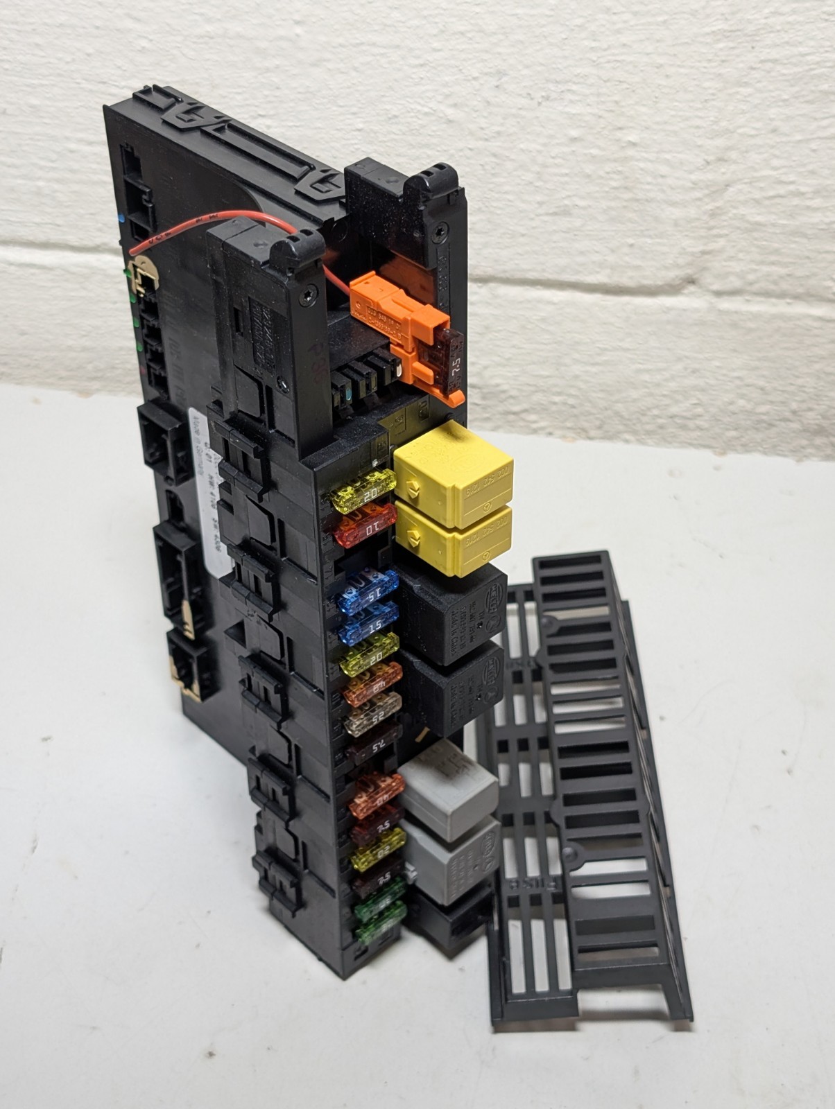 03-11 Mercedes W211 E350 CLS550 Rear SAM Trunk Control Fuse Box 2115458601 OEM