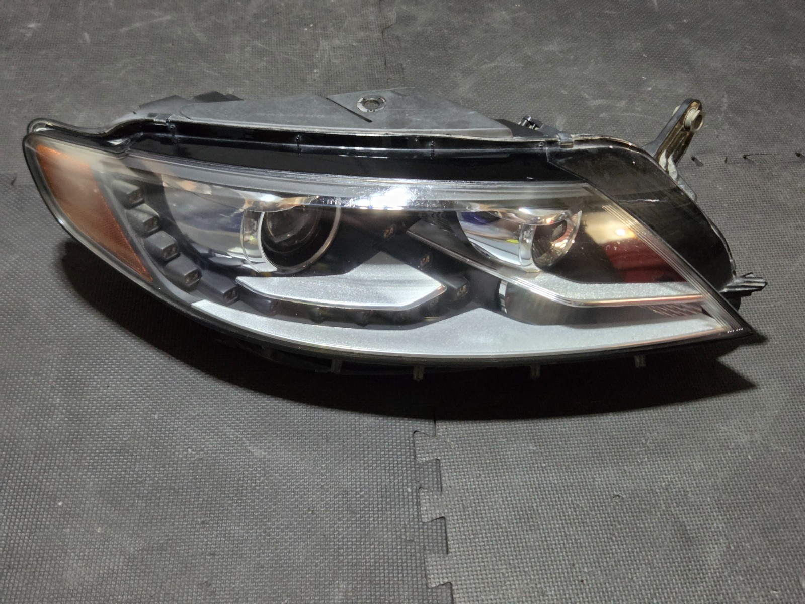 2013-2017 Volkswagen CC Right Xenon HID LED Headlight