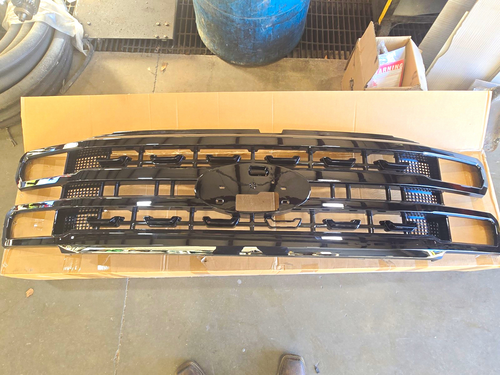 2023-2026 Ford F250 Platinum Grill Assembly 2023-2026 Ford F250 Platinum Grill Assembly