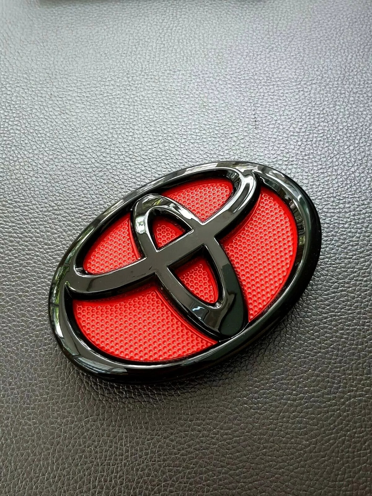 TOYOTA PIANO BLACK - RED 14CM LOGO EMBLEM BADGE FOR GRILLE TOYOTA COROLLA ALTIS TOYOTA PIANO BLACK - RED 14CM LOGO EMBLEM BADGE FOR GRILLE TOYOTA COROLLA ALTIS
