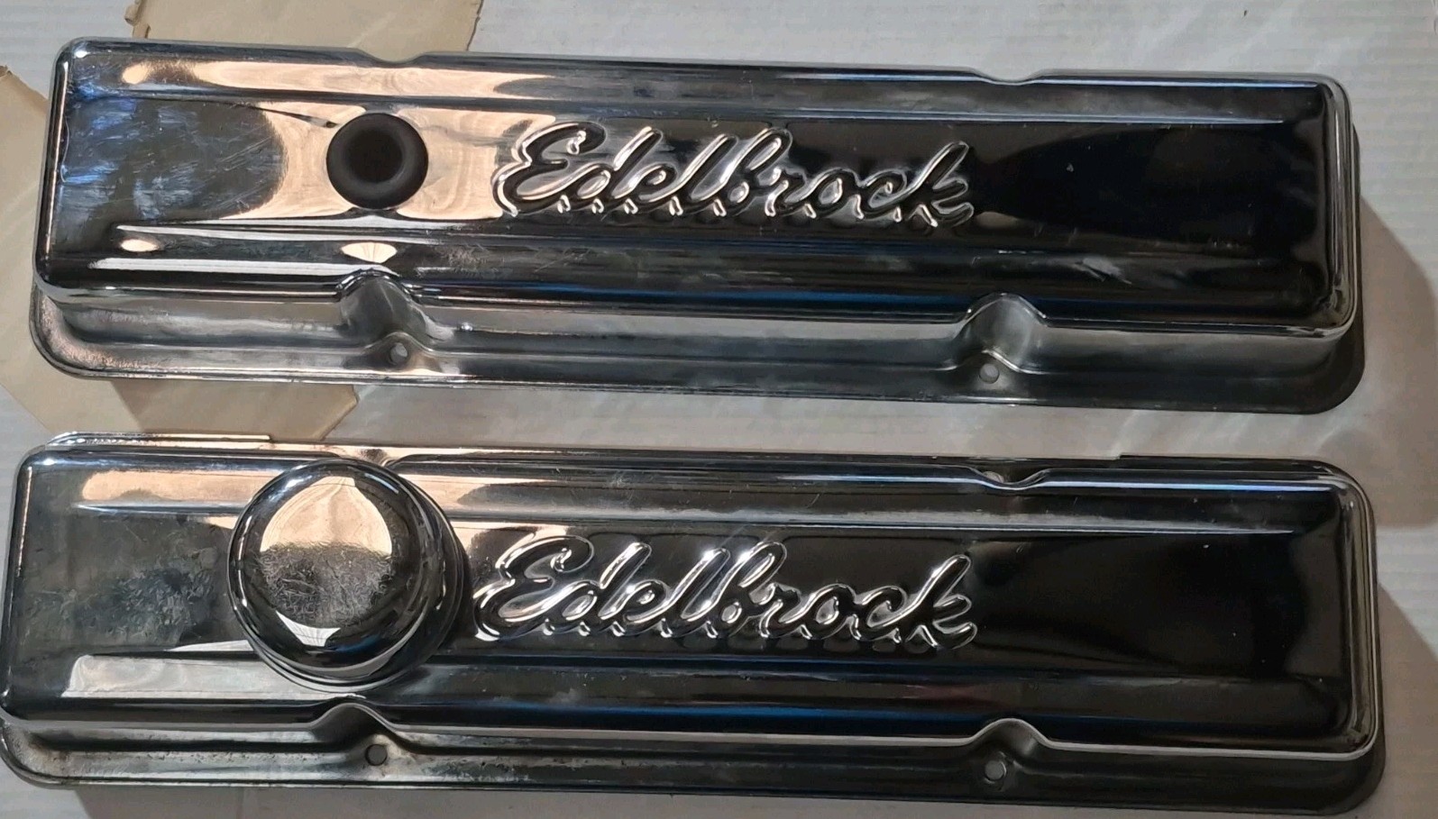 Edelbrock 4262 Elite II Valve Covers For Chevy 262-400 V8 1959-1986, With Box. Edelbrock 4262 Elite II Valve Covers For Chevy 262-400 V8 1959-1986, With Box.