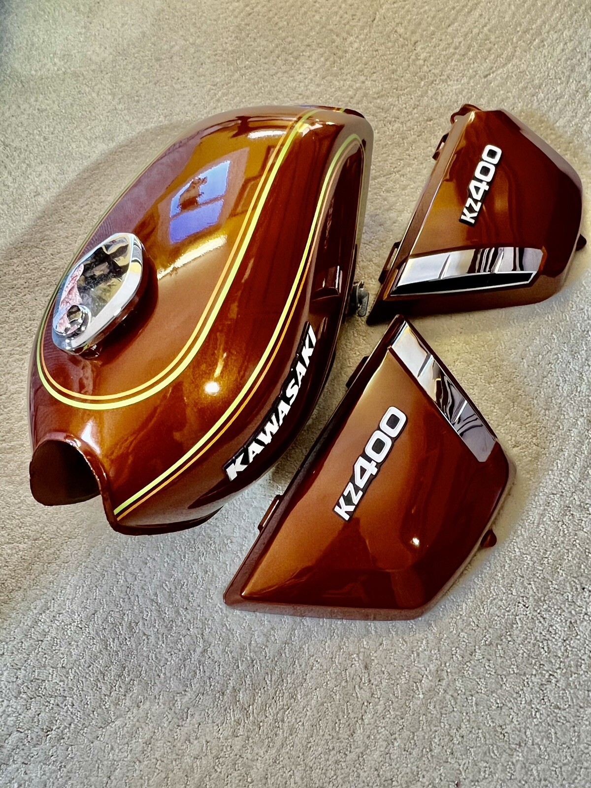 VINTAGE KAWASAKI 1976 FUEL TANK AND SIDE COVERS