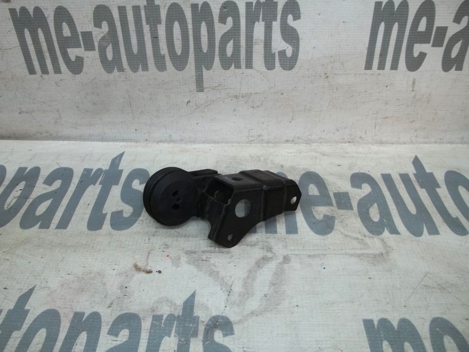 1993 1994 93 94 Cadillac Northstar 4.6L Water Pump Belt Tensioner Pulley 3534733